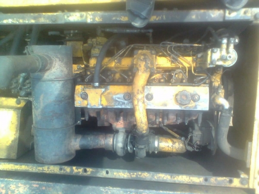 KOMATSU PC 200-5 ไฟฟ้าครบ ช่วงล่างแน่น เครื่องเดิมปั๊มเดิมทำงานเร็วไม่โหลด ภายในเก๋งคอนโทรลสั้น บูมอาร์มสวยไม่ปะ ช่วงล่างโรลเลอร์ โซ่บูทใบแทรกหนาดีพร้อมลุยงานได้เลย ราคาต่อรองได้นะครับ