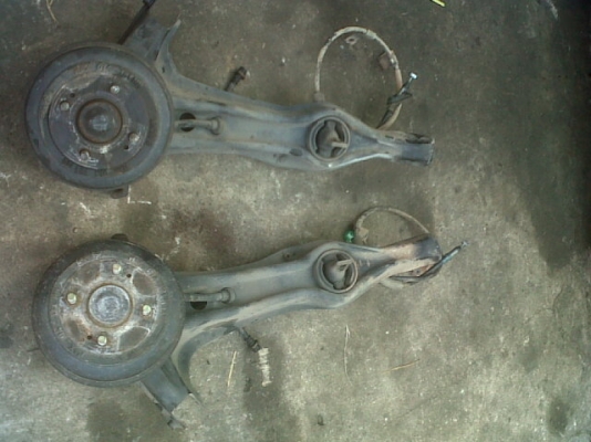 ขายดุมล้อหลัง L+R ทั้งอาร์ม