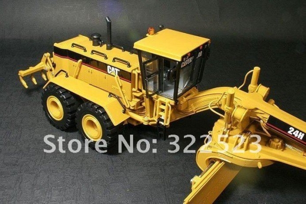 โมเดลรถเกรด CAT 24H Motor Grader อัตราส่วน 1:50 จากปกติ 4,200 บาท