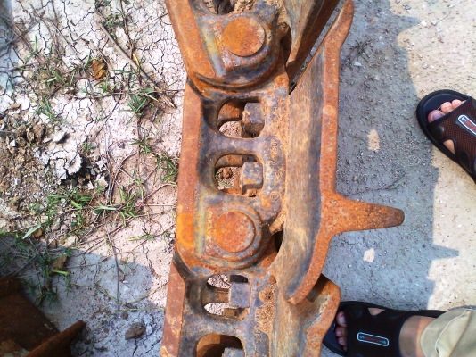 ขาย..โซ่ พร้อมแผ่น ใหม่ CAT D7 อะไหล่ เบอร์โก้ สภาพสวย ใหม่ ใช้ได้อีกนาน.