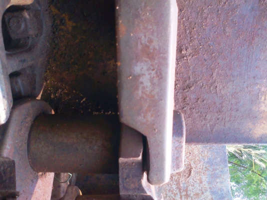 ขาย..โซ่ พร้อมแผ่น ใหม่ CAT D7 อะไหล่ เบอร์โก้ สภาพสวย ใหม่ ใช้ได้อีกนาน.