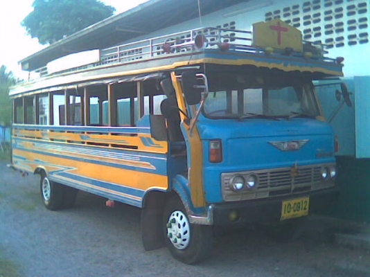 ขายรถสองแถวไม้6ล้อพร้อมคิว พังงา-ตะกั่วป่า ราคา 280000 โทร 084-4570121 หรือ 084-6252243