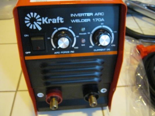 ขายเครื่องเชื่อม INVERTER ยี่ห้อQkarft welding 170A สามารถใช้ลวดเชื่อม ได้ถึง 4 มิล ของคนไทยออกแบบดีกว่าทนกว่าคุณภาพดีรับประกัน 3 ปี เชื่อมกันเข้าไปเอาให้พังกันไปข้างนึงเลย ทน ถูก ดี ประกันยาว จะไปกลัวทำไม
