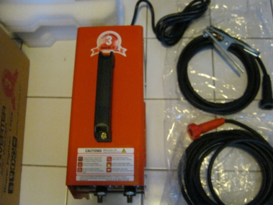 ขายเครื่องเชื่อม INVERTER ยี่ห้อQkarft welding 170A สามารถใช้ลวดเชื่อม ได้ถึง 4 มิล ของคนไทยออกแบบดีกว่าทนกว่าคุณภาพดีรับประกัน 3 ปี เชื่อมกันเข้าไปเอาให้พังกันไปข้างนึงเลย ทน ถูก ดี ประกันยาว จะไปกลัวทำไม
