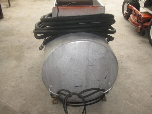 ถังน้ำมันเคลื่อนที่500ลิตร .ใช้เเบตเตอรี12v เก่านอกพร้อมใช้งาน