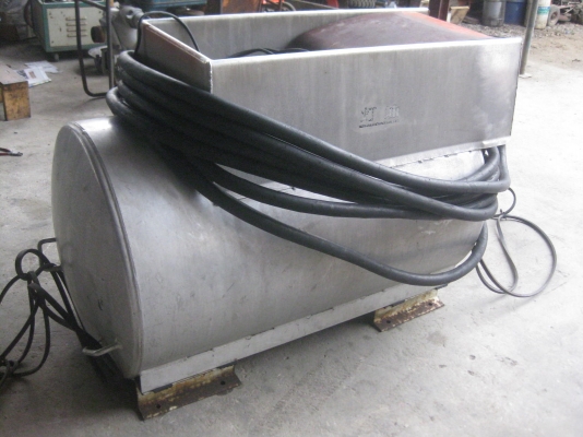 ถังน้ำมันเคลื่อนที่500ลิตร .ใช้เเบตเตอรี12v เก่านอกพร้อมใช้งาน