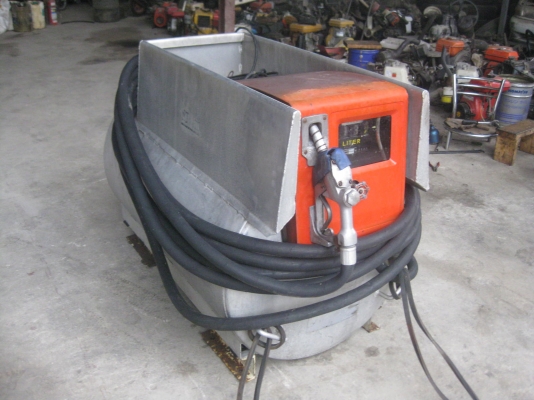 ถังน้ำมันเคลื่อนที่500ลิตร .ใช้เเบตเตอรี12v เก่านอกพร้อมใช้งาน