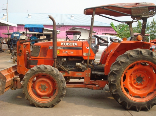 ขายรถแทรกเตอร์M5000 พร้อมใบดันดิน
