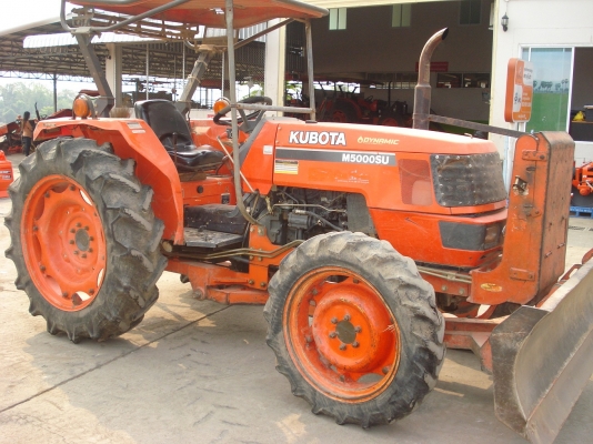 ขายรถแทรกเตอร์M5000 พร้อมใบดันดิน