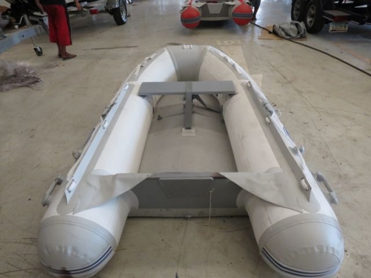 !!!ลดล้างสต็อคค่ะ เรือยางใหม่ Blue Line ลดทันที 50\%!!!