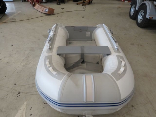 !!!ลดล้างสต็อคค่ะ เรือยางใหม่ Blue Line ลดทันที 50\%!!!