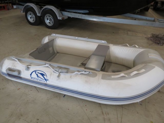 !!!ลดล้างสต็อคค่ะ เรือยางใหม่ Blue Line ลดทันที 50\%!!!