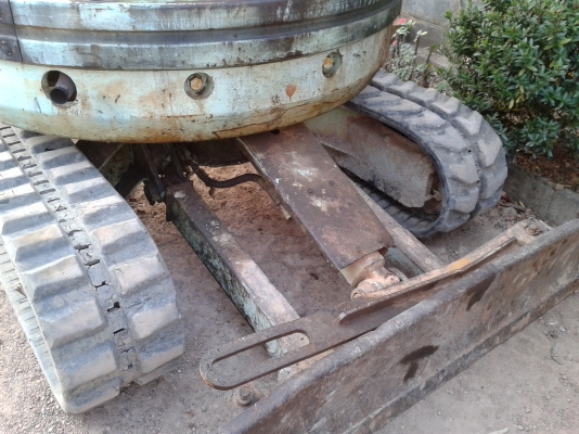 ขายรถขุด Kobelco sk30 UR ปั้มนื้ว คอนโทลน้ำมัน