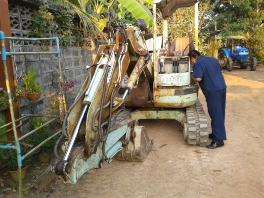 ขายรถขุด Kobelco sk30 UR ปั้มนื้ว คอนโทลน้ำมัน