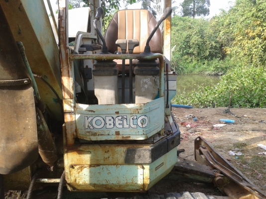 ขายรถขุด Kobelco sk30 UR ปั้มนื้ว คอนโทลน้ำมัน