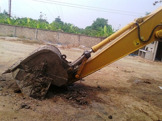 ขายด่วน..รถขุด KOMATSU PC200-7 รถสวยจี๊ด เจ้าของรักษารถ อย่างลูก สภาพพร้อมใช้งาน เอกสารครบ.