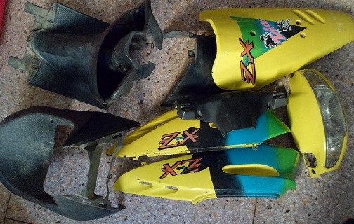 ขายชุดสี honda dio af 28 แท้เดิมติดรถ ไม่แตกจุดยึดครบๆ