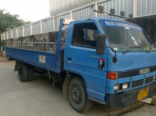 ขาย6ล้อ ISUZU 110แรง กระบะคาโก้ สภาพสวยพร้อมใช้ ติดต่อได้ที่คุณ อ๊อฟ พิจิตร 086-737-9991