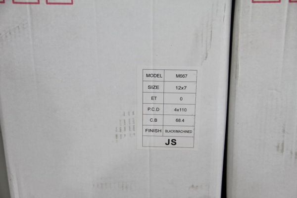 ล้อขอบ12 กว้าง 7 ออฟ 0 4/110 และ4/100 ของเข้าแล้วครับ เชิญครับ