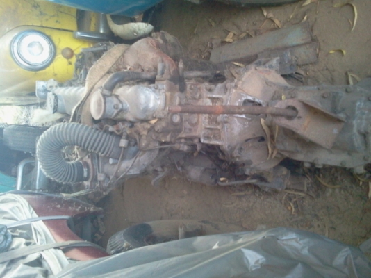 ขายเครื่องพร้อมเกียร์ EH700 เครื่องถอดลง เครื่องยังติดอยู่นะคับ