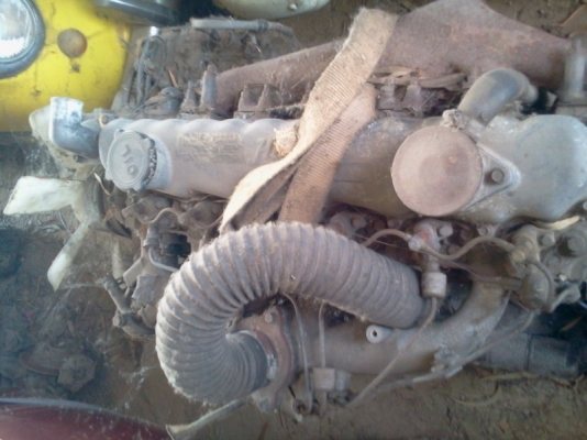 ขายเครื่องพร้อมเกียร์ EH700 เครื่องถอดลง เครื่องยังติดอยู่นะคับ