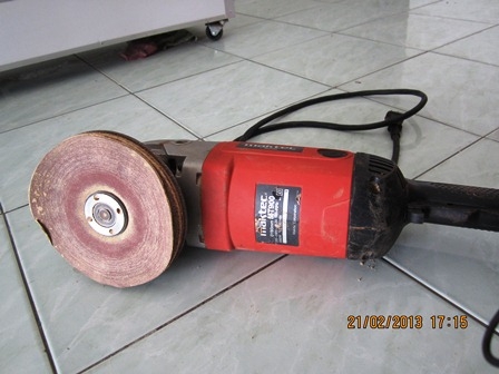 เครื่องเจียรหรือขัด Maktec รุ่นMT900 สภาพใหม่ ราคาถูกมาก เครื่องเจียรหรือขัด Maktec รุ่นMT900 สภาพใหม่ ราคาถูกมาก