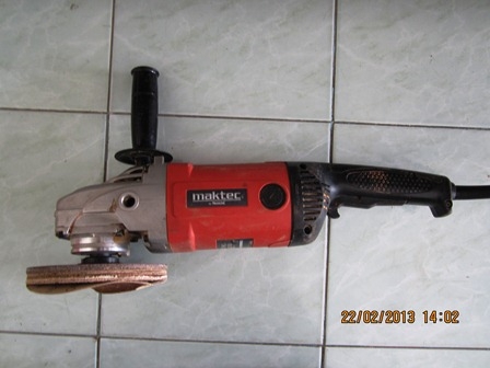 เครื่องเจียรหรือขัด Maktec รุ่นMT900 สภาพใหม่ ราคาถูกมาก เครื่องเจียรหรือขัด Maktec รุ่นMT900 สภาพใหม่ ราคาถูกมาก