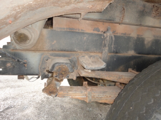 ISUZU  6 ล้อดั้ม 120  แรงม้า  หัวยาว  มีเล่มพร้อมขายค่ะ