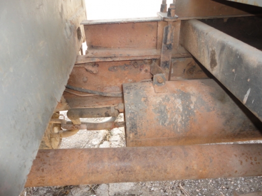 ISUZU  6 ล้อดั้ม 120  แรงม้า  หัวยาว  มีเล่มพร้อมขายค่ะ