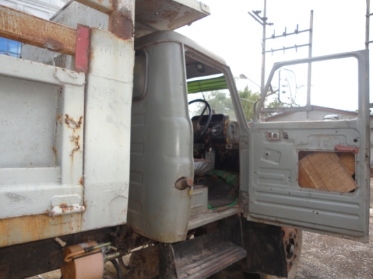 ISUZU  6 ล้อดั้ม 120  แรงม้า  หัวยาว  มีเล่มพร้อมขายค่ะ