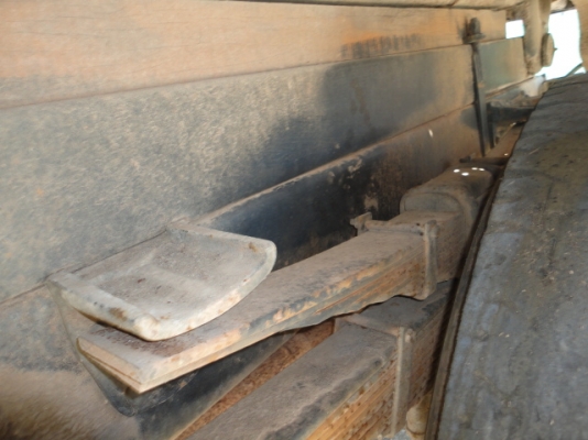 ISUZU  6 ล้อดั้ม 120  แรงม้า  หัวยาว  มีเล่มพร้อมขายค่ะ