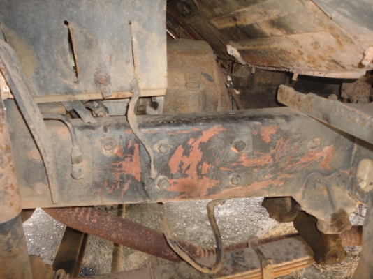 ISUZU  6 ล้อดั้ม 120  แรงม้า  หัวยาว  มีเล่มพร้อมขายค่ะ