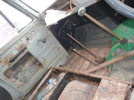 ISUZU  6 ล้อดั้ม 120  แรงม้า  หัวยาว  มีเล่มพร้อมขายค่ะ