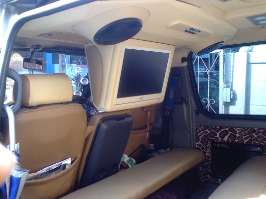 รถตู้ หัวจรวด