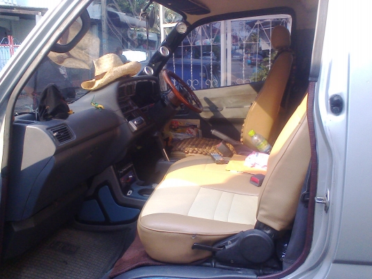 รถตู้ หัวจรวด