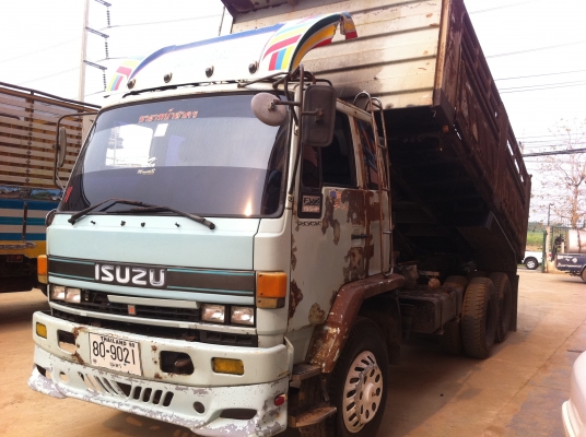 ขายรถบรรทุก 10 ล้อ ดั้ม นางฟ้า ISUZU 195 แรงม้า สภาพสวย คัสซีสวยมากๆ  ยางดี 10 เส้น