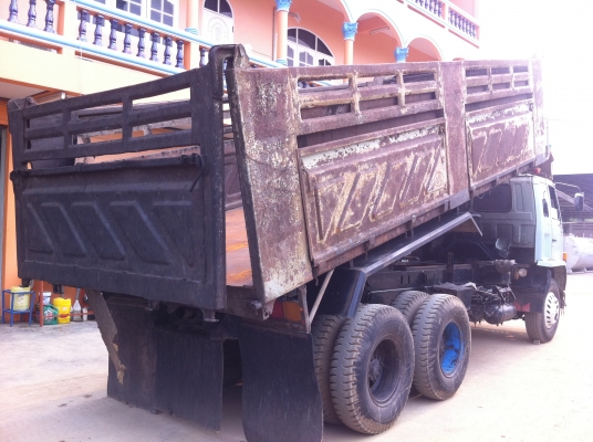 ขายรถบรรทุก 10 ล้อ ดั้ม นางฟ้า ISUZU 195 แรงม้า สภาพสวย คัสซีสวยมากๆ  ยางดี 10 เส้น