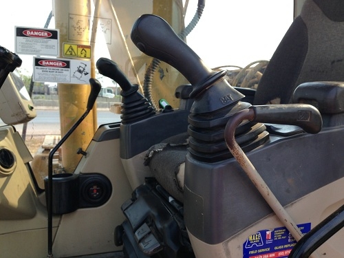 ขายรถแบคโฮ CAT 312 C รถนอกนำเข้าสภาพสวย มี VDO ครับ ทำงาน 5000 กว่าชั่วโมง แอร์เย็น เอกสารพร้อม สนใจติดต่อ 081-2990958 ขายรถแบคโฮ CAT 312 C รถนอกนำเข้าสภาพสวย มี VDO ครับ ทำงาน 5000 กว่าชั่วโมง แอร์เย็น เอกสารพร้อม สนใจติดต่อ 081-2990958