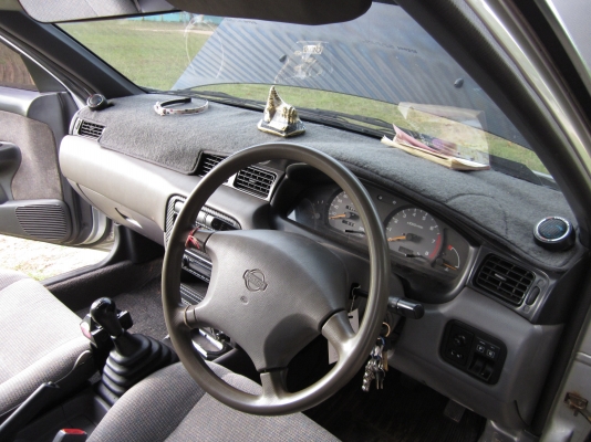 NISSAN  SANNY  1.5  หัวฉีด  ปี 95/38  โทรต่อรองได้ที่  0836613829