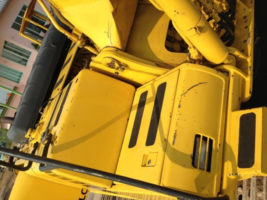 รถแบคโฮ KOMATSU