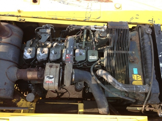 รถแบคโฮ KOMATSU