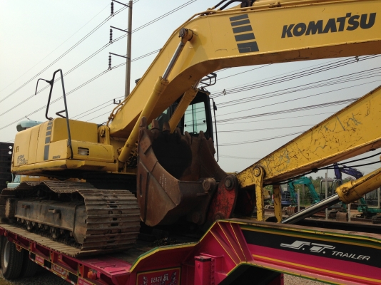 รถแบคโฮ KOMATSU