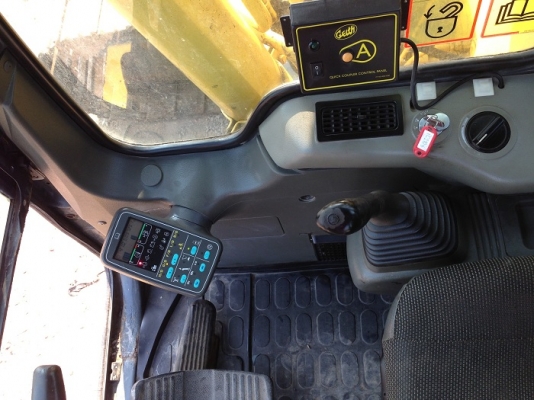 รถแบคโฮ KOMATSU