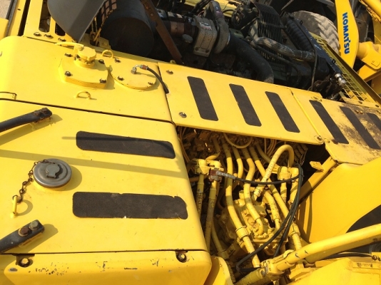 รถแบคโฮ KOMATSU