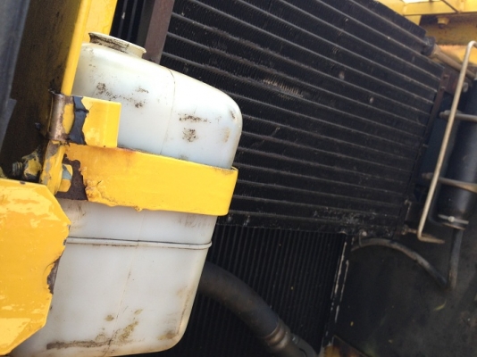 รถแบคโฮ KOMATSU