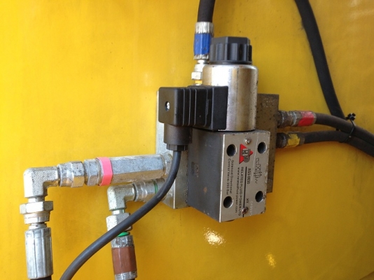 รถแบคโฮ KOMATSU