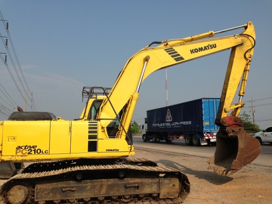 รถแบคโฮ KOMATSU