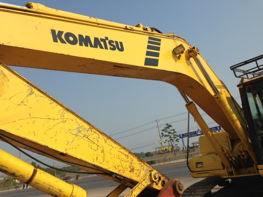 รถแบคโฮ KOMATSU
