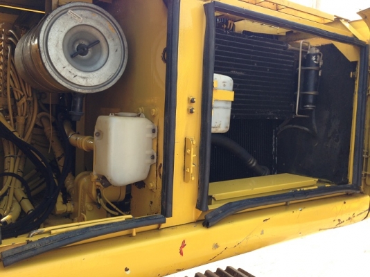 รถแบคโฮ KOMATSU