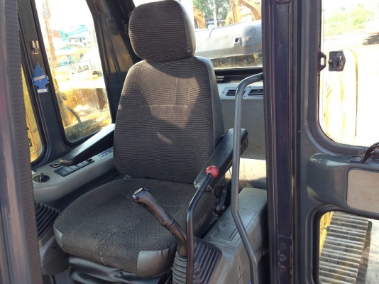 รถแบคโฮ KOMATSU